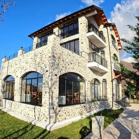 Bujtina Vrenezi Peshkopi