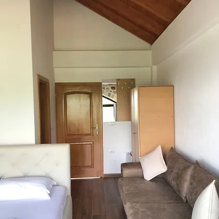 Bujtina Vrenezi Casa de hóspedes Peshkopi