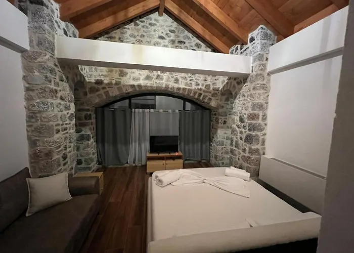 Bujtina Vrenezi Peshkopi