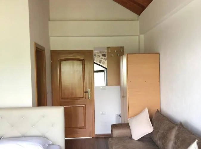 Bujtina Vrenezi Casa de hóspedes Peshkopi