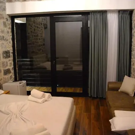 Bujtina Vrenezi * Peshkopi