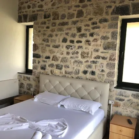 بيت ضيافة Bujtina Vrenezi 4*