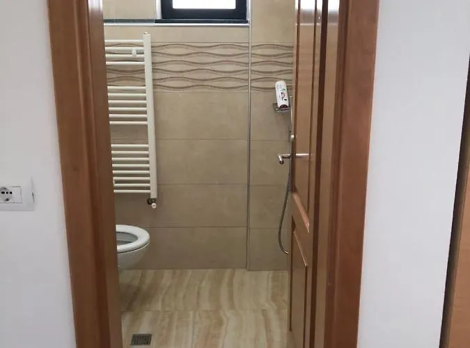 Bujtina Vrenezi Pensión Peshkopi