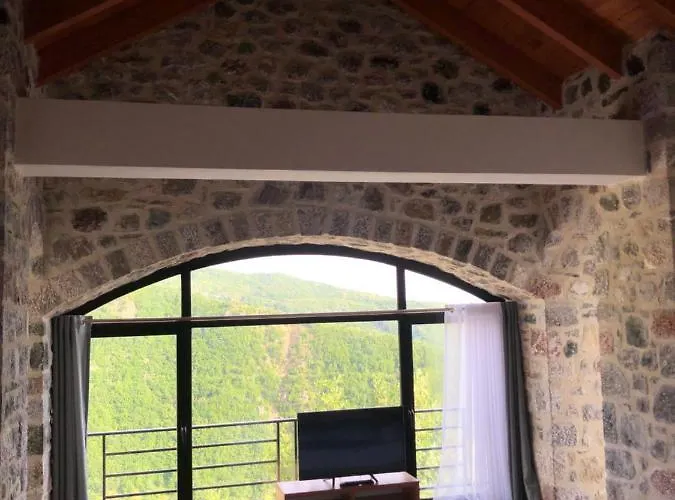 Bujtina Vrenezi 4*